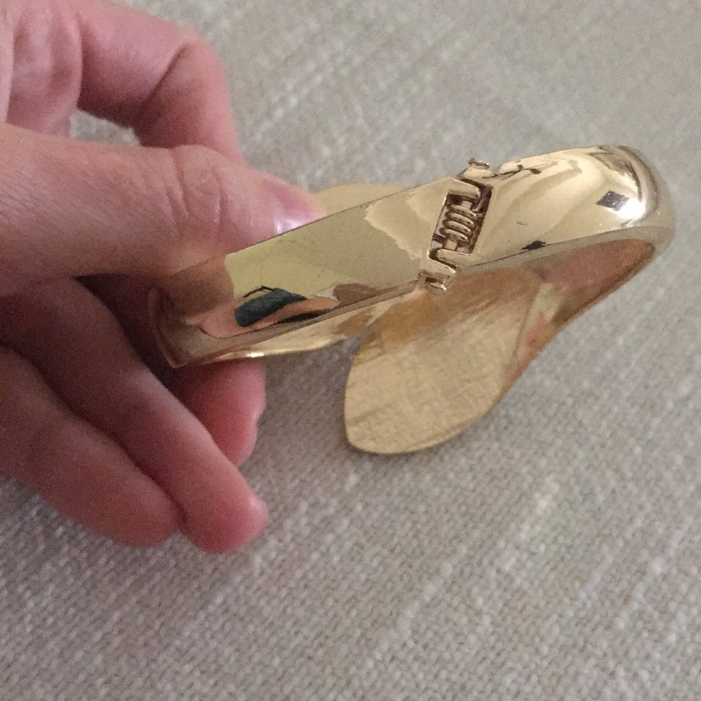Gold cuff - Picture 2 of 2